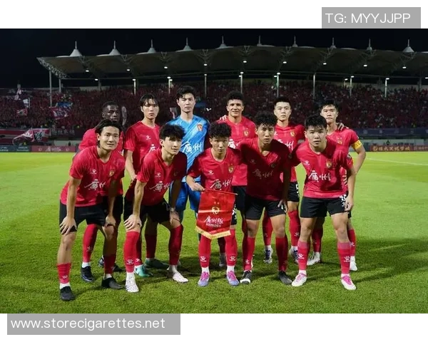 广州足球队在钻石联赛积分榜上以70分稳居首位展现强劲实力