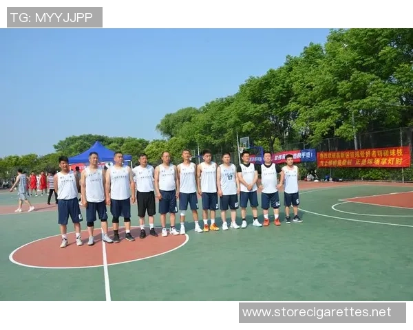 武汉篮球队在篮球团队协作排行榜中荣获第十名展现出强大团队精神与默契配合