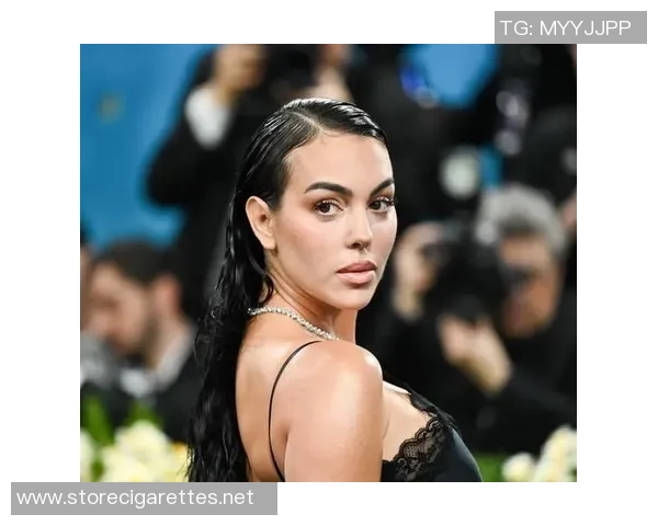 足球明星中最丑的女性照片揭晓你绝对想不到的面孔和故事 足球明星中最丑的女性照片揭晓你绝对想不到的面孔和故事