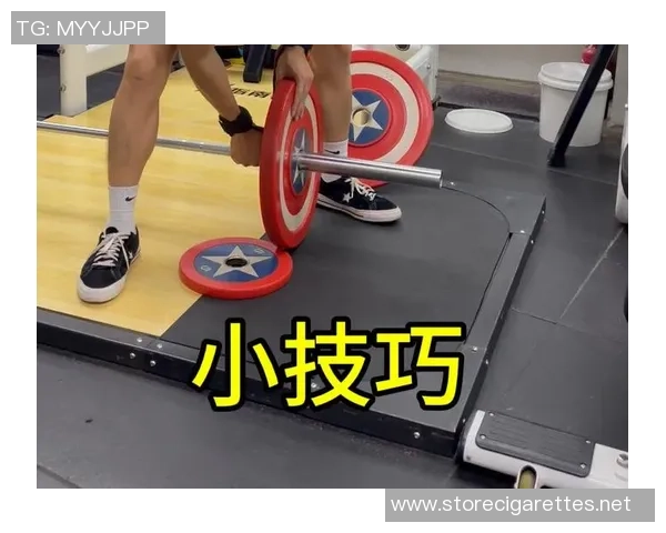 足球明星挑战拉单杠极限训练视频展现力量与技巧的完美结合 足球明星挑战拉单杠极限训练视频展现力量与技巧的完美结合